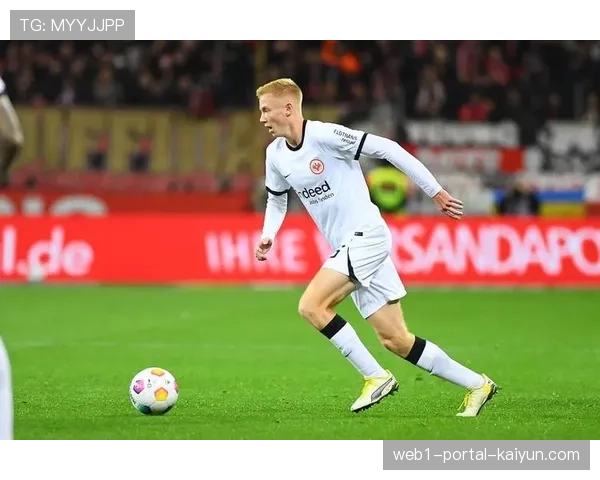 法兰克福反击战术效果显著 托普默勒调教球队稳定性提升