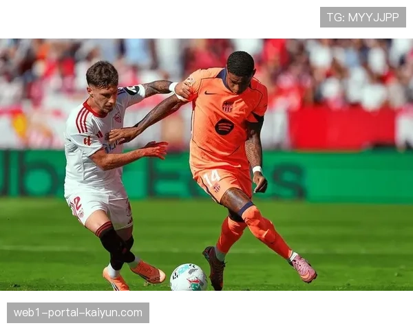 巴萨莱万回撤策应：波兰中锋活动范围扩大激活前场进攻层次